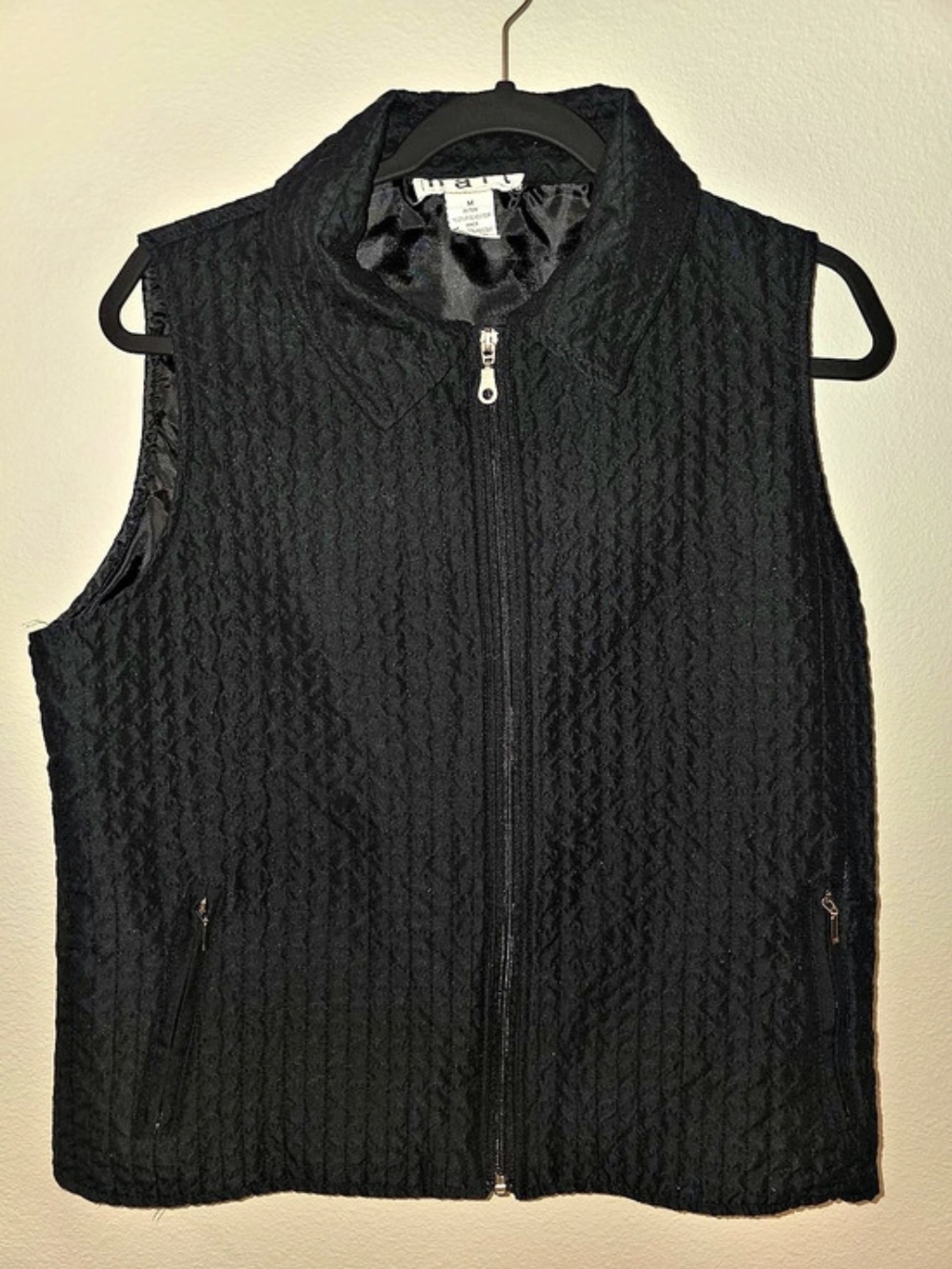 Keren Hart Quilted Zip Vest in Black Size Medium